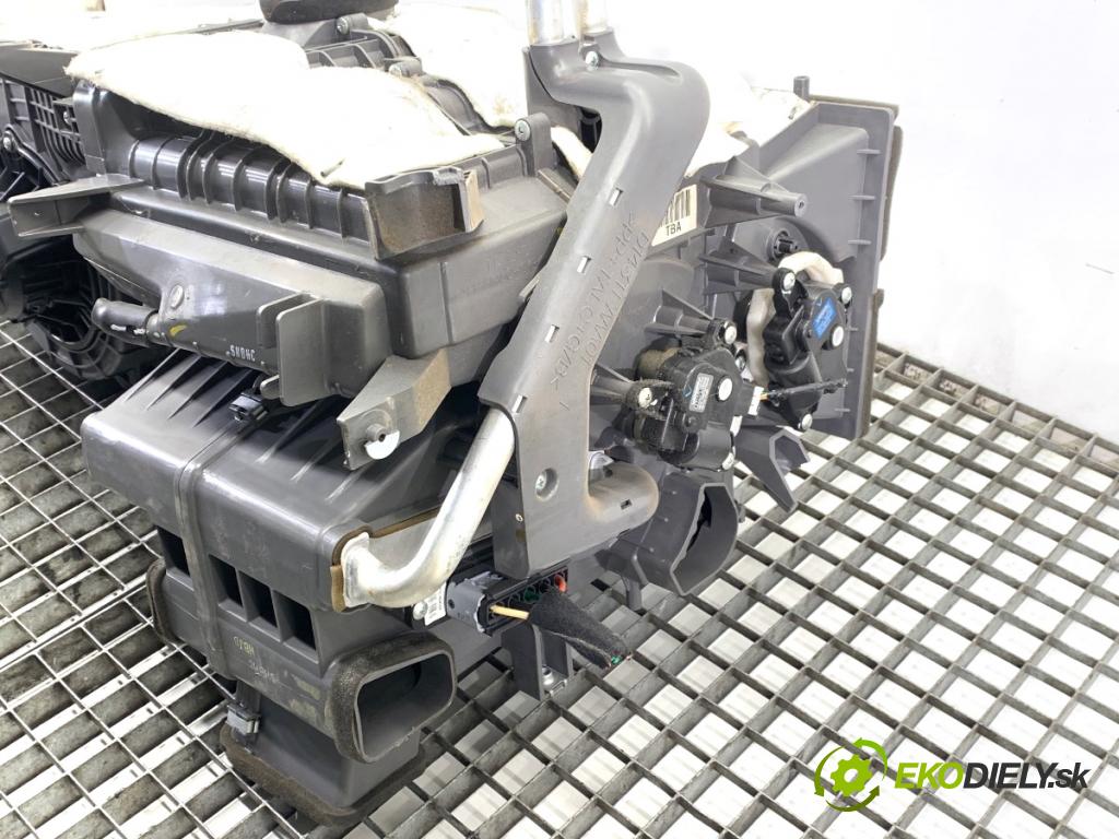 KIA OPTIMA sedan 2012 100 kW 1.7 CRDi 1685 topné těleso radiátor topení komplet KOMBAJN  (Radiátor topení)