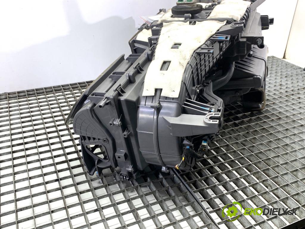 KIA OPTIMA sedan 2012 100 kW 1.7 CRDi 1685 topné těleso radiátor topení komplet KOMBAJN  (Radiátor topení)