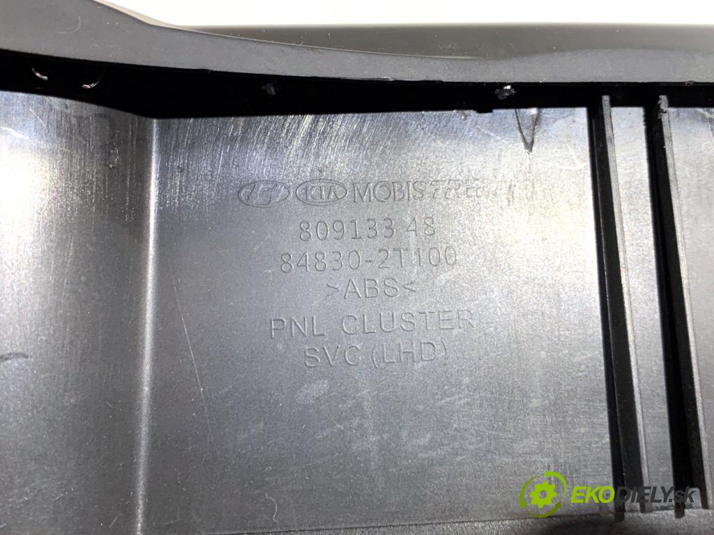 KIA OPTIMA sedan 2012 100 kW 1.7 CRDi 1685 lišty kryt 84830-2T100 2T847-83100 (Lišta)