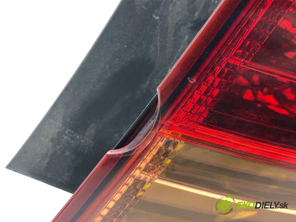 KIA OPTIMA sedan 2012 100 kW 1.7 CRDi 1685 světlo pravý zadní část 92402-2T0