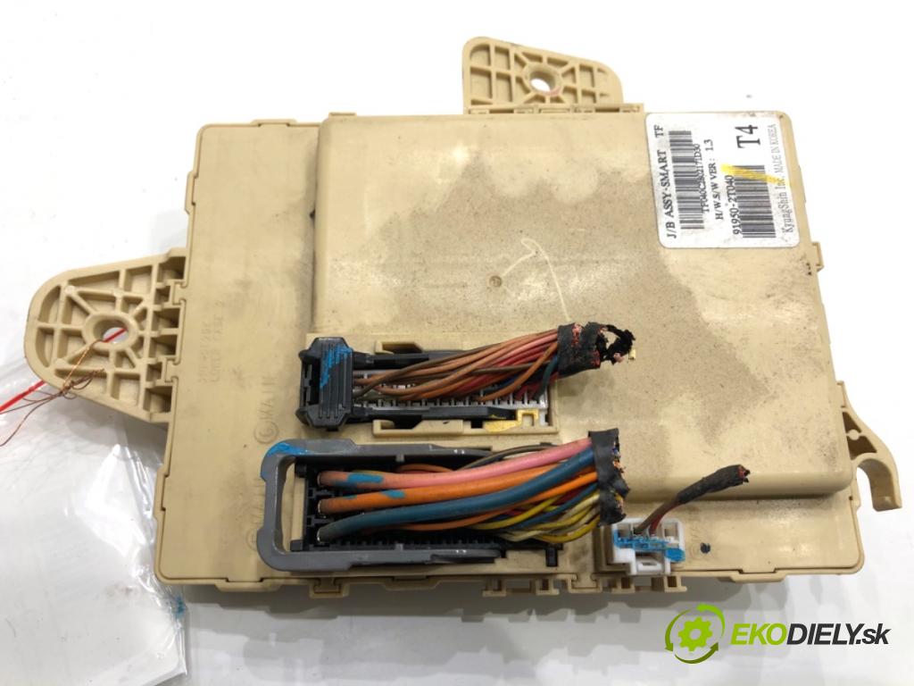 KIA OPTIMA sedan 2012 100 kW 1.7 CRDi 1685 Skrinka poistková 91950-2T040 (Poistková skrinka)