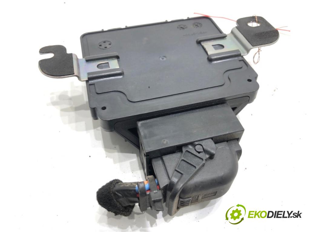 KIA OPTIMA sedan 2012 100 kW 1.7 CRDi 1685 modul brzdy ruční brzdy 59700-2T700