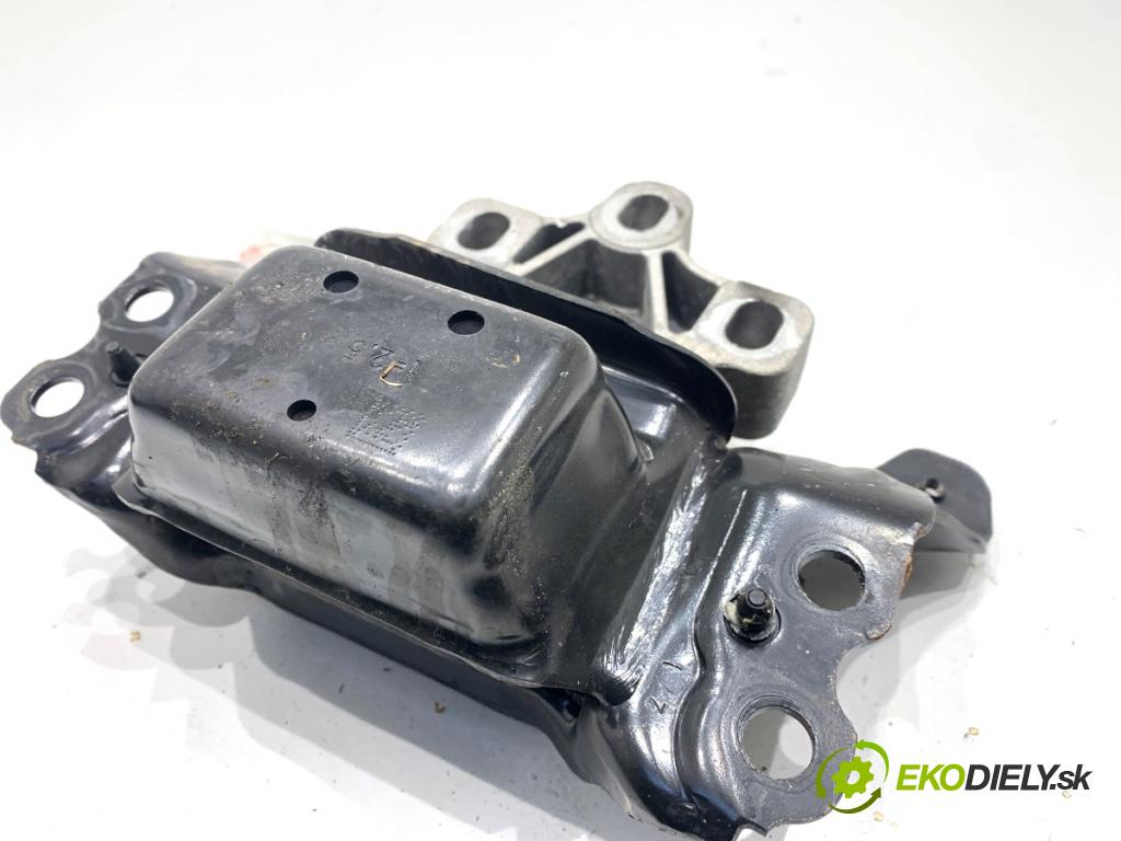 SKODA SUPERB III Kombi 2020 160 kW 1.4 TSI iV 1395 držák převodovky 5Q0199555AD