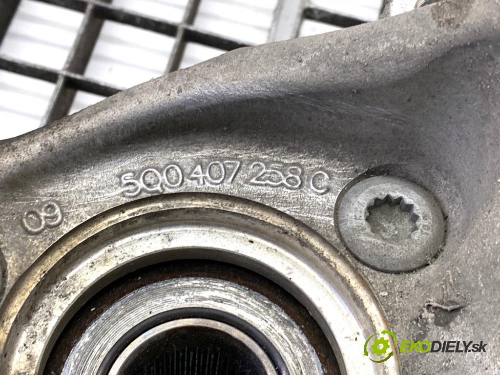 SKODA SUPERB III Kombi 2020 160 kW 1.4 TSI iV 1395 náboj pravý přední část 5Q0407258C