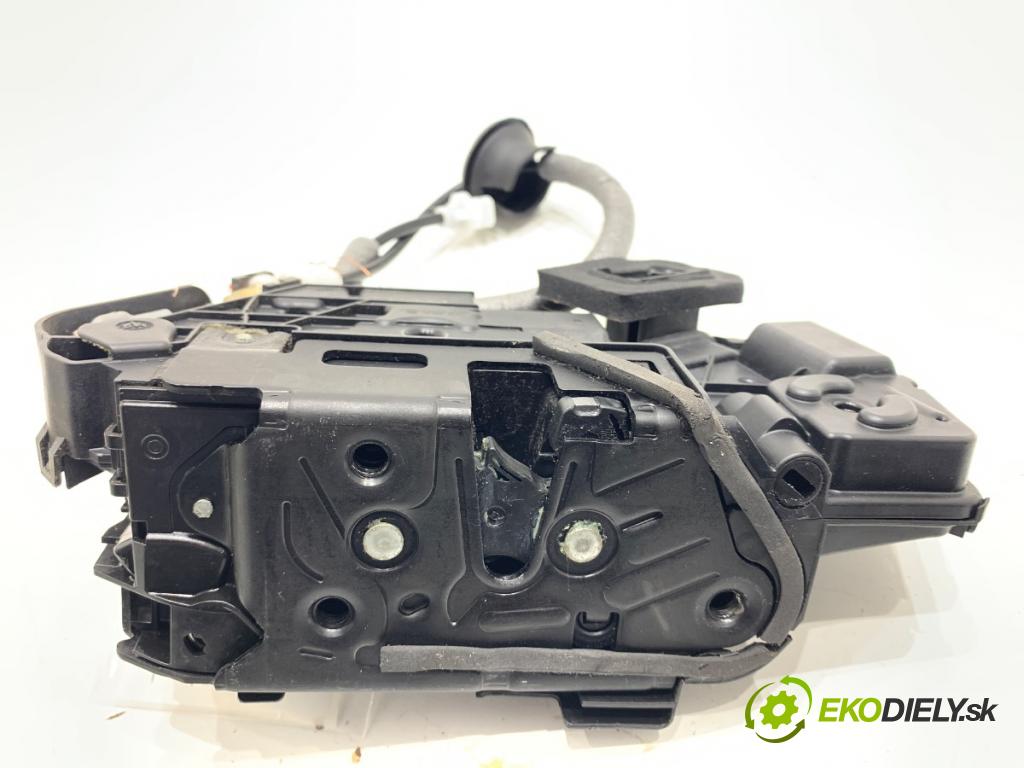 SKODA SUPERB III Kombi 2020 160 kW 1.4 TSI iV 1395 zámok Dvere pravy zad 5TA839016M