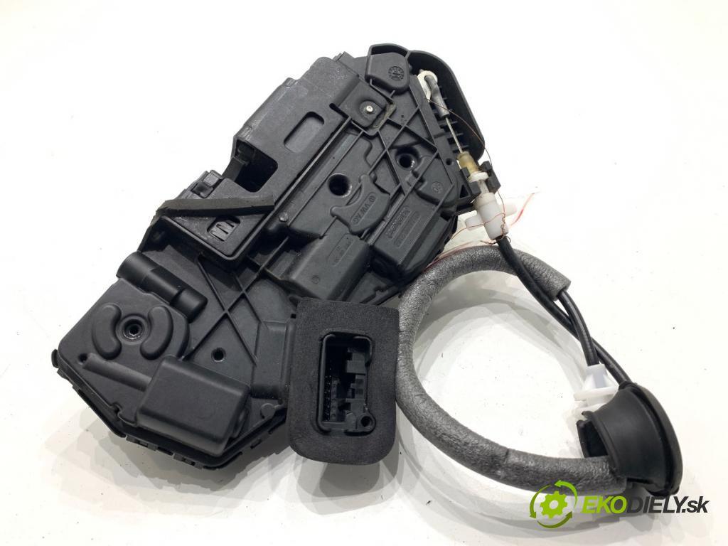 SKODA SUPERB III Kombi 2020 160 kW 1.4 TSI iV 1395 zámok Dvere pravy zad 5TA839016M