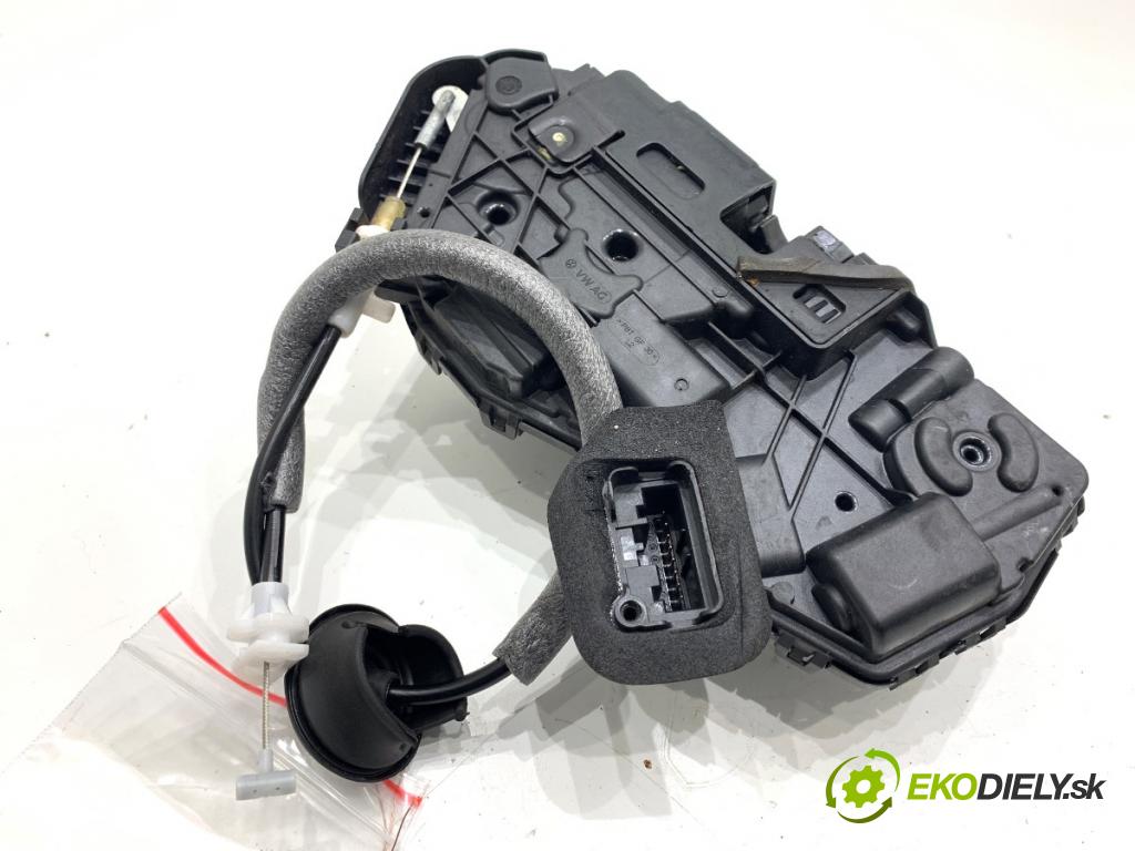 SKODA SUPERB III Kombi 2020 160 kW 1.4 TSI iV 1395 zámok dveře levý zadní část 5TA839015M