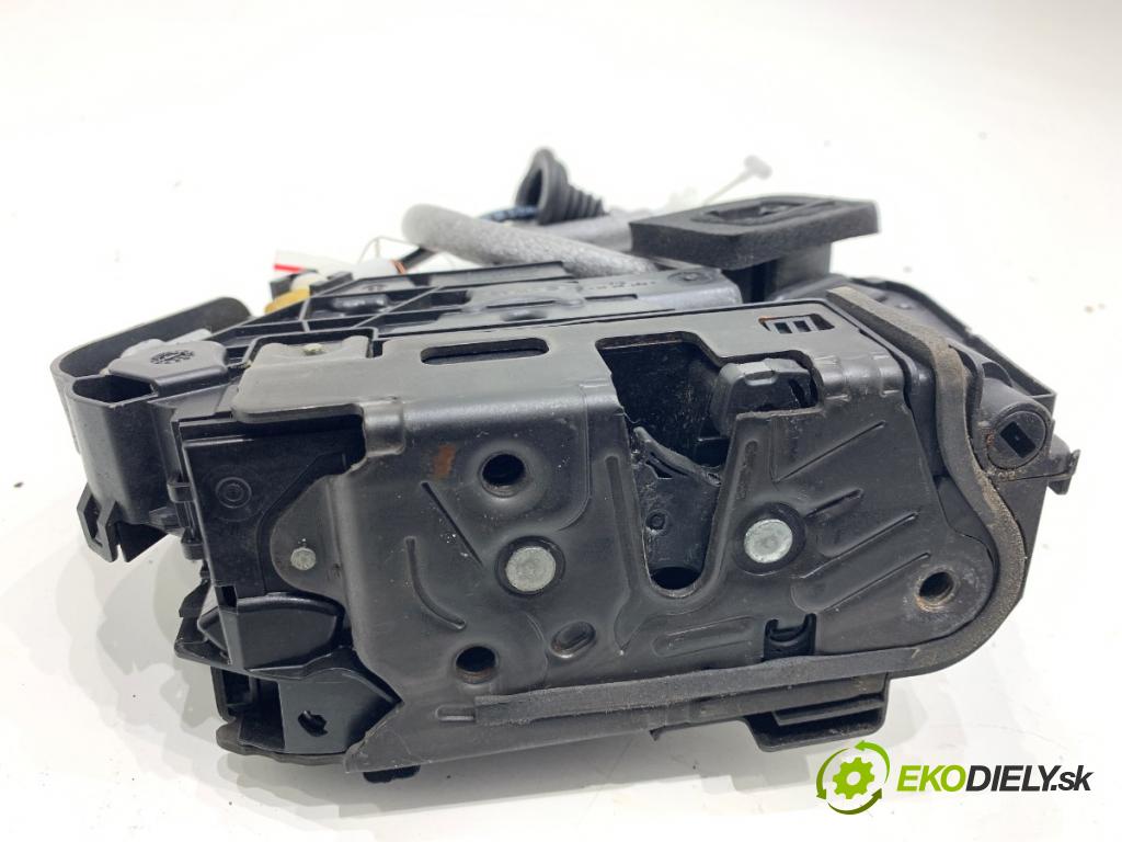 SKODA SUPERB III Kombi 2020 160 kW 1.4 TSI iV 1395 zámok dveře pravý přední část 5TB837016C