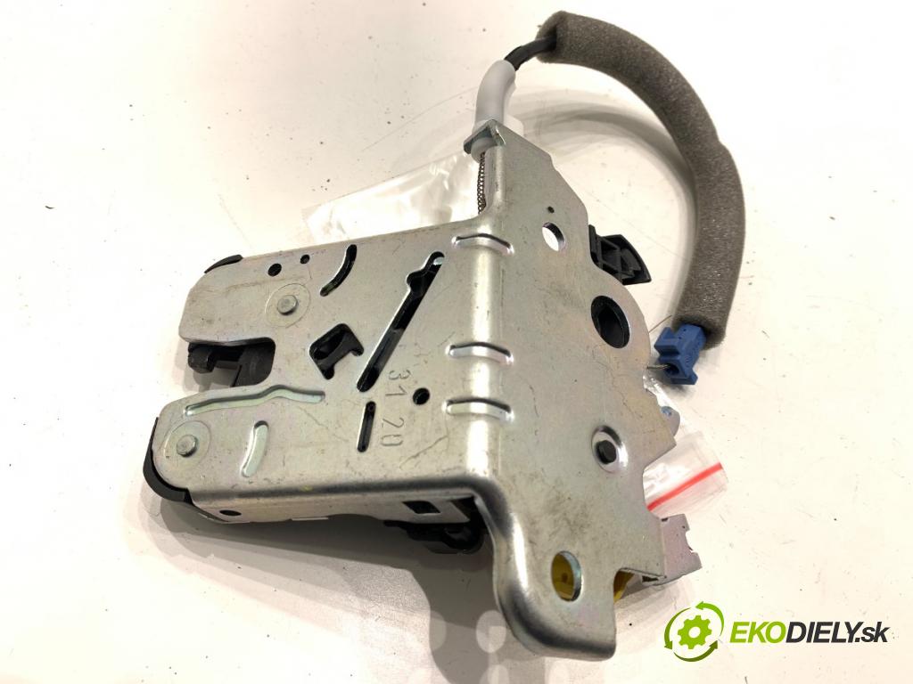 SKODA SUPERB III Kombi 2020 160 kW 1.4 TSI iV 1395 zámok dverí zad 4M0827506D