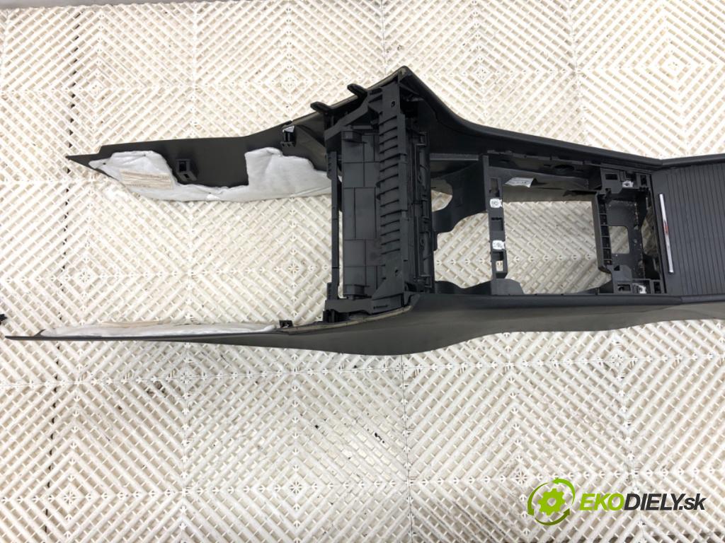 SKODA SUPERB III Kombi 2020 160 kW 1.4 TSI iV 1395 Tunel středový  (Středový tunel)