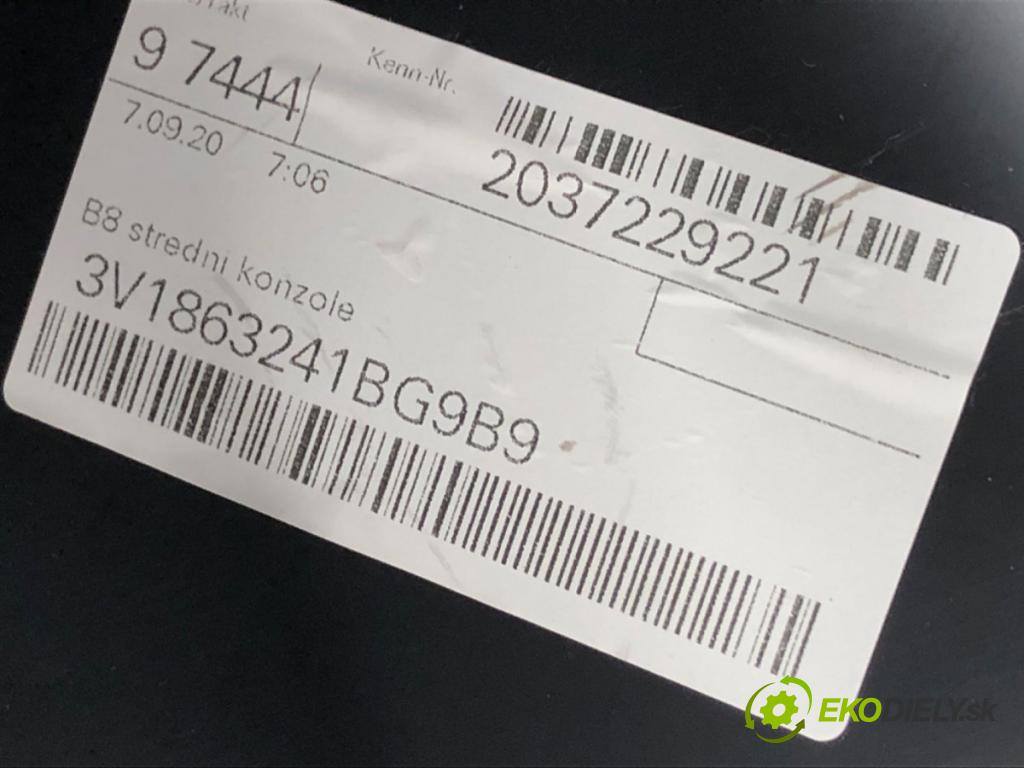 SKODA SUPERB III Kombi 2020 160 kW 1.4 TSI iV 1395 Tunel středový  (Středový tunel)