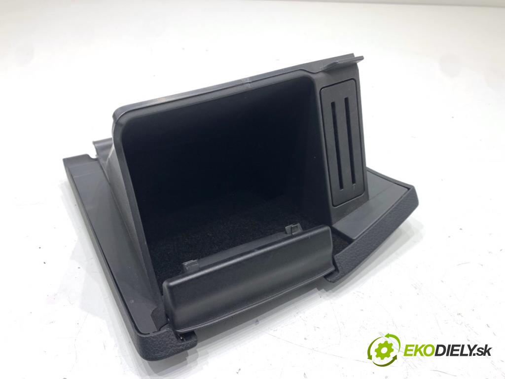 SKODA SUPERB III Kombi 2020 160 kW 1.4 TSI iV 1395 přihrádka kastlík volantu 3V1857920