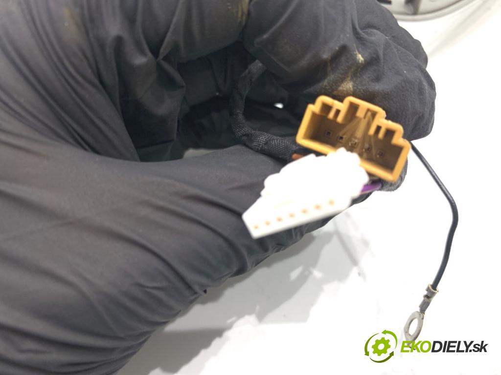 SKODA SUPERB III Kombi 2020 160 kW 1.4 TSI iV 1395 SPÍNAČE: volantu 5E3419093CB