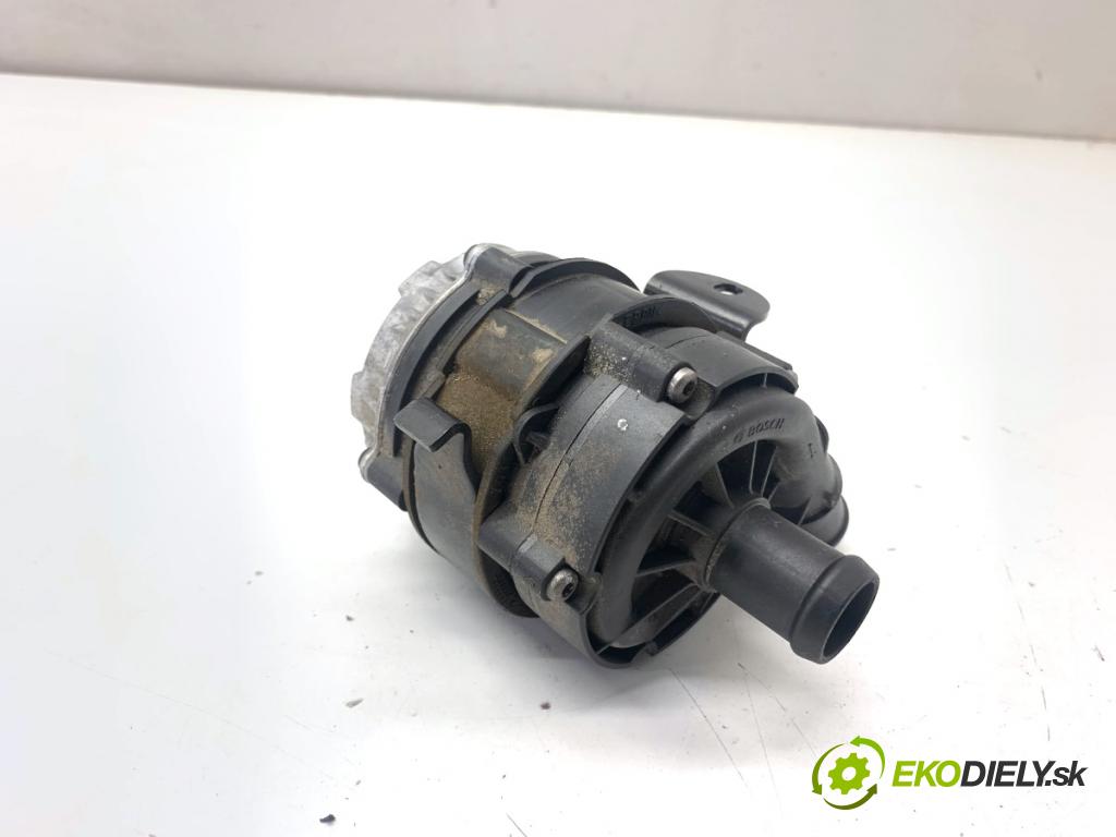 SKODA SUPERB III Kombi 2020 160 kW 1.4 TSI iV 1395 DALŠÍ: pumpa vody 04L965567 (Vodní pumpa)