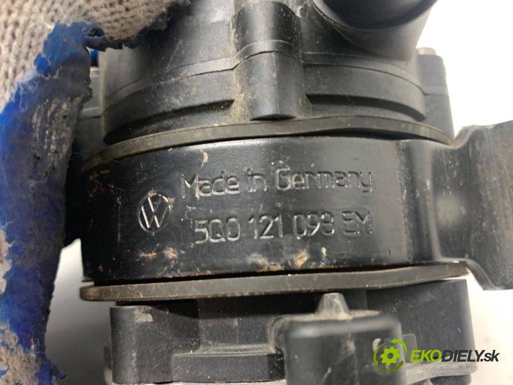 SKODA SUPERB III Kombi 2020 160 kW 1.4 TSI iV 1395 DALŠÍ: pumpa vody 04L965567 (Vodní pumpa)