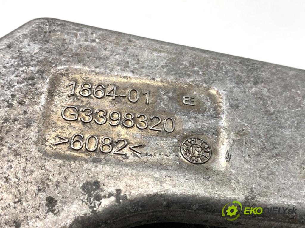 SKODA SUPERB III Kombi 2020 160 kW 1.4 TSI iV 1395 AirBag motora pravý 5WA199262F