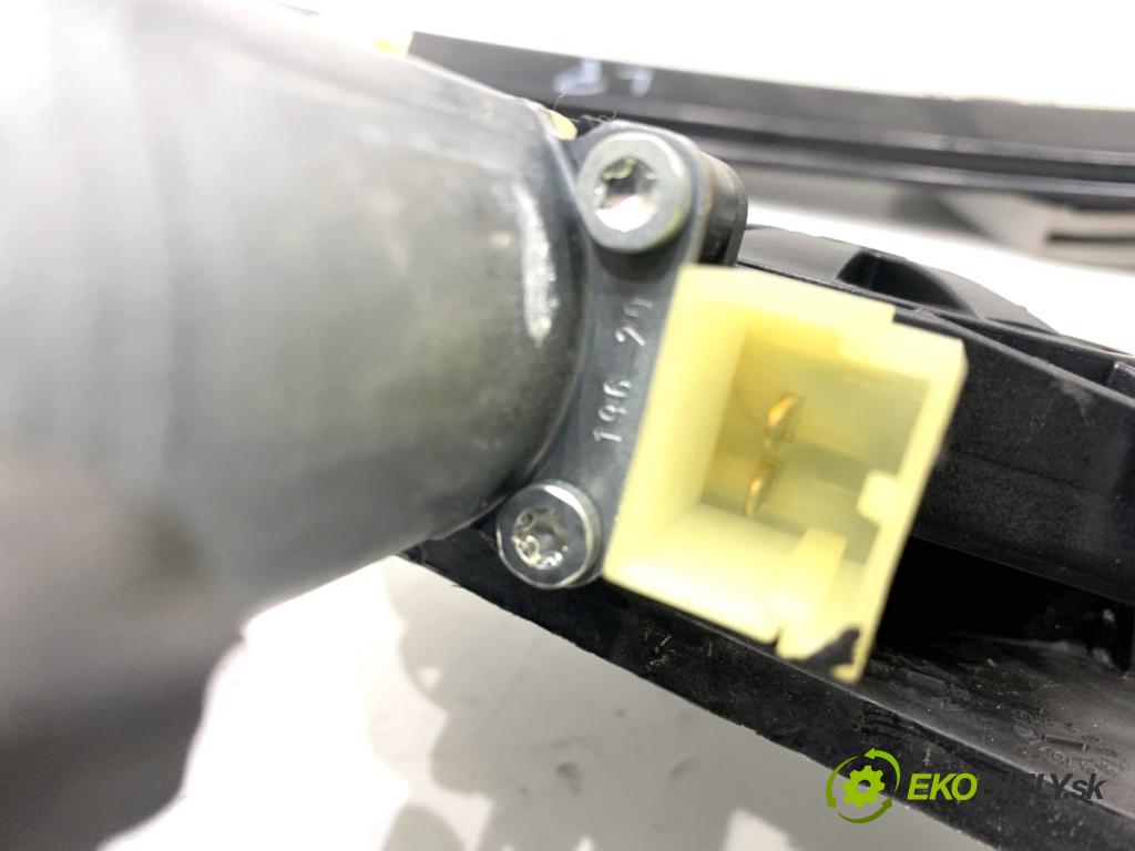 SKODA SUPERB III Kombi 2020 160 kW 1.4 TSI iV 1395 mechanismus okna levý přední část 3V0837461A