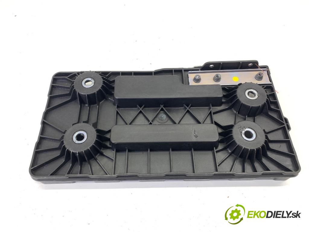 SKODA SUPERB III Kombi 2020 160 kW 1.4 TSI iV 1395 obal akumulátora 3Q0804869A