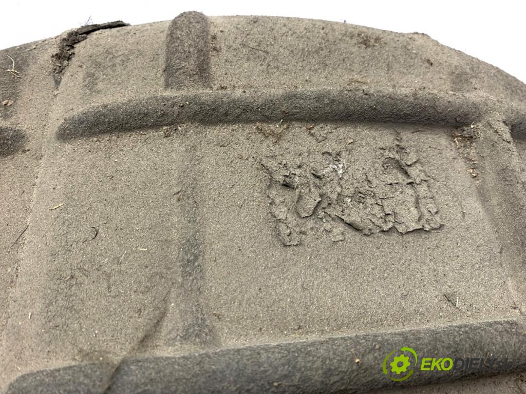 SKODA SUPERB III Kombi 2020 160 kW 1.4 TSI iV 1395 podblatník levý zadní část