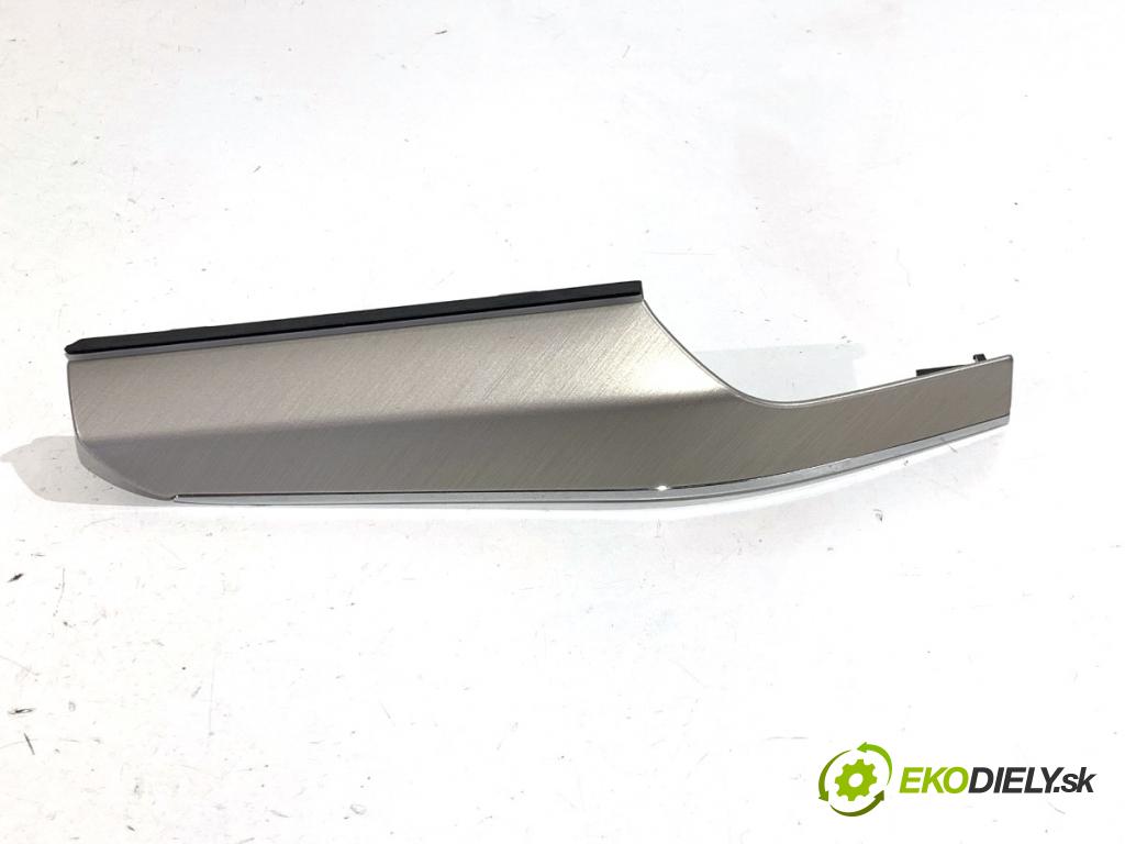 SKODA SUPERB III Kombi 2020 160 kW 1.4 TSI iV 1395 lišty kryt 3V1858418R 3V1858415D (Lišta)