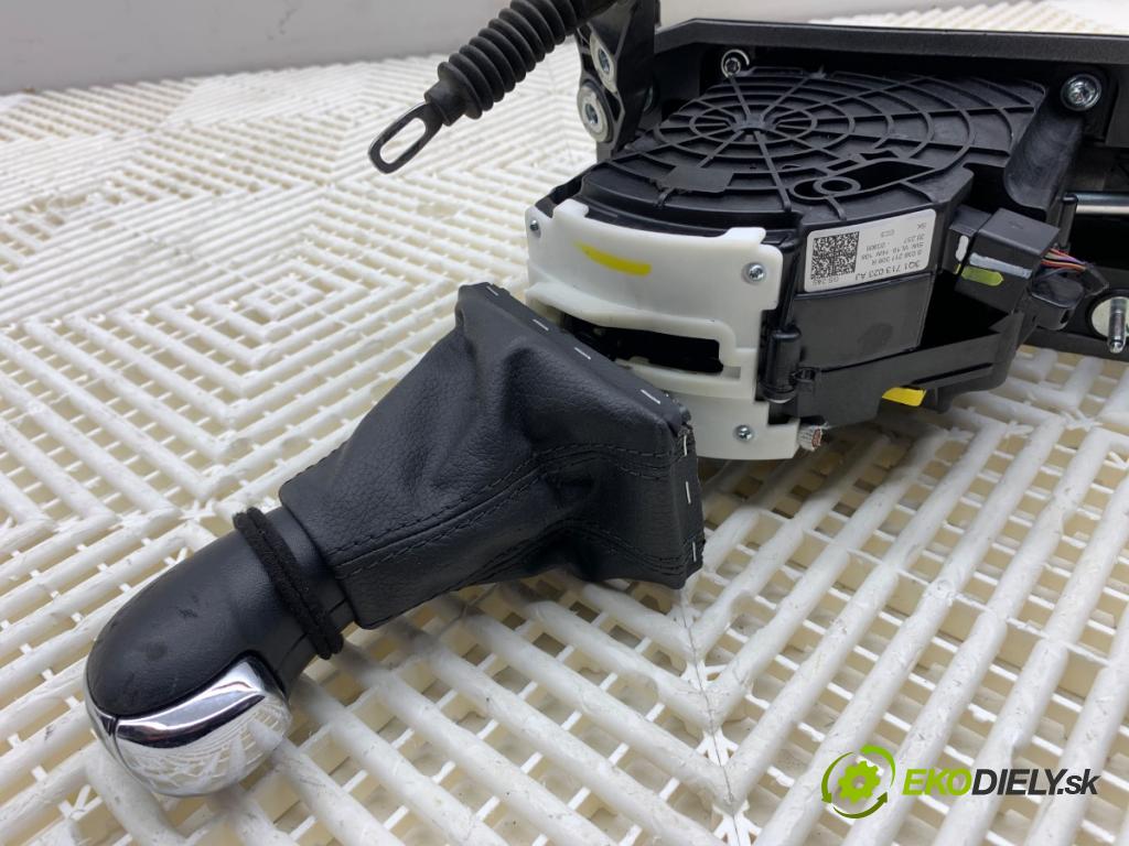 SKODA SUPERB III Kombi 2020 160 kW 1.4 TSI iV 1395 Kulisa 3Q1713023AJ (Rýchlostná páka (kulisa))