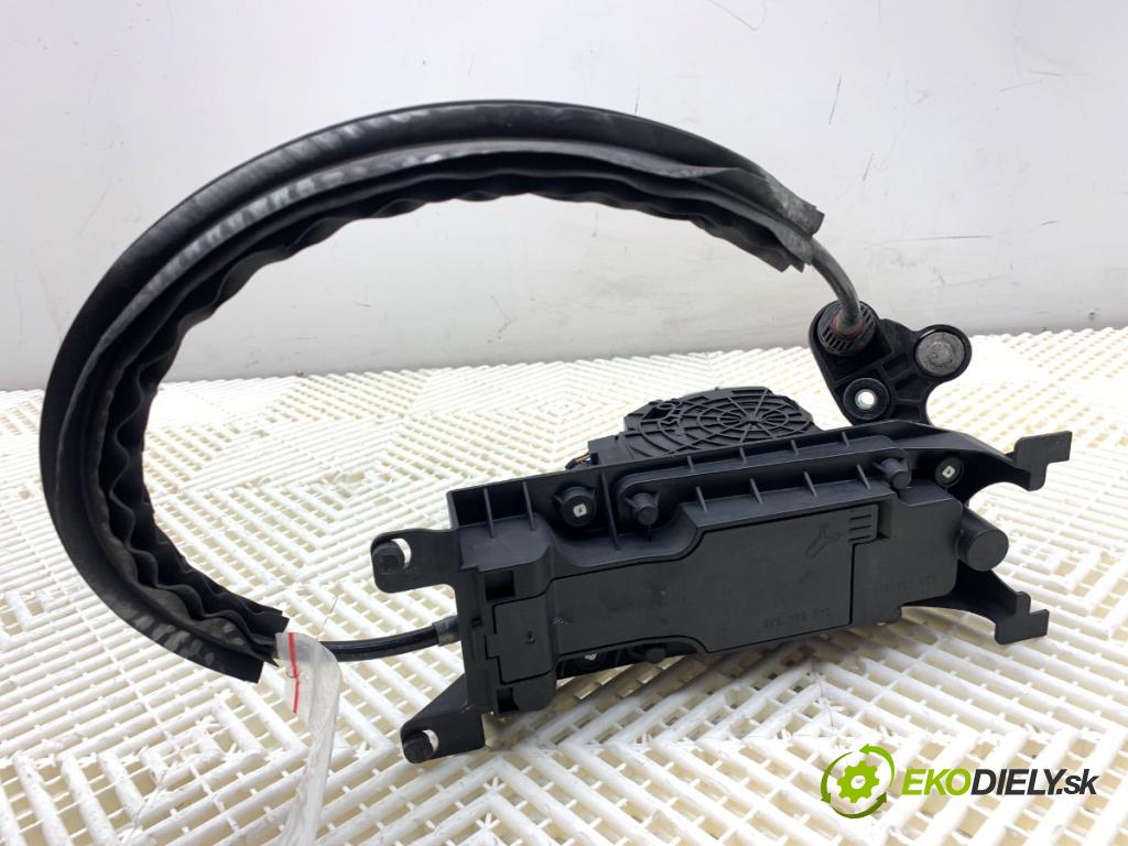 SKODA SUPERB III Kombi 2020 160 kW 1.4 TSI iV 1395 Kulisa 3Q1713023AJ (Rýchlostná páka (kulisa))