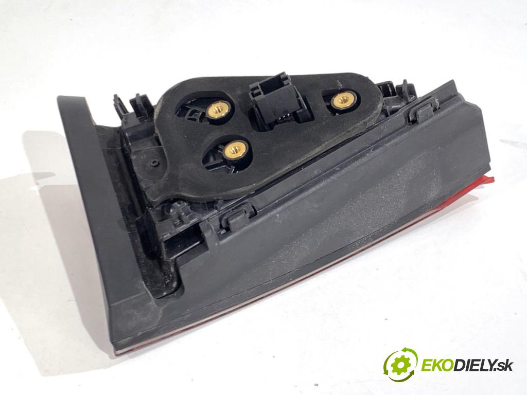 SKODA SUPERB III Kombi 2020 160 kW 1.4 TSI iV 1395 světlo pravý zadní část vnitřní 3V9945308J