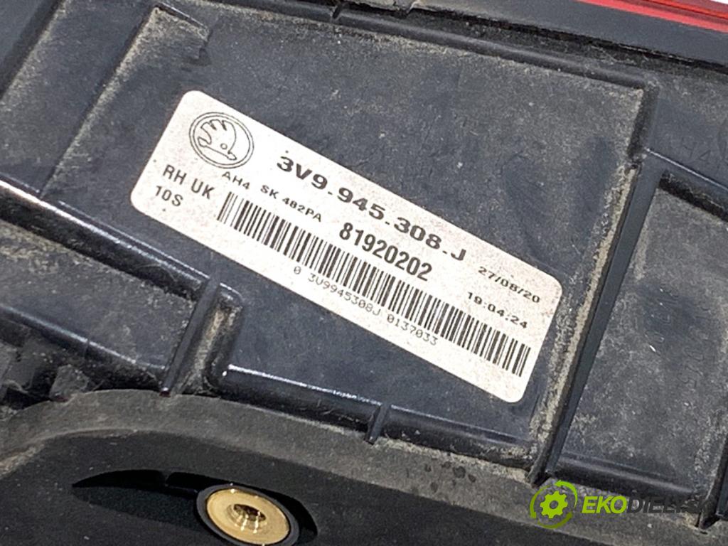 SKODA SUPERB III Kombi 2020 160 kW 1.4 TSI iV 1395 Svetlo pravy zad vnútorná 3V9945308J