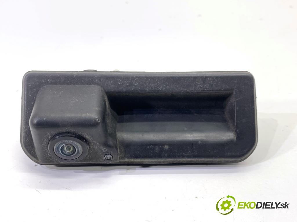 SKODA SUPERB III Kombi 2020 160 kW 1.4 TSI iV 1395 klika dveří zadní část KAMERA 8W8827566C