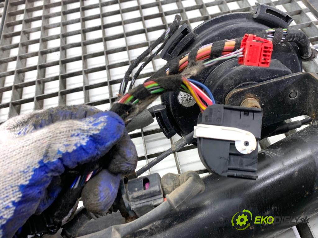 SKODA SUPERB III Kombi 2020 160 kW 1.4 TSI iV 1395 Hák tažné zařízení 3V9803881B (Tažné zařízení)