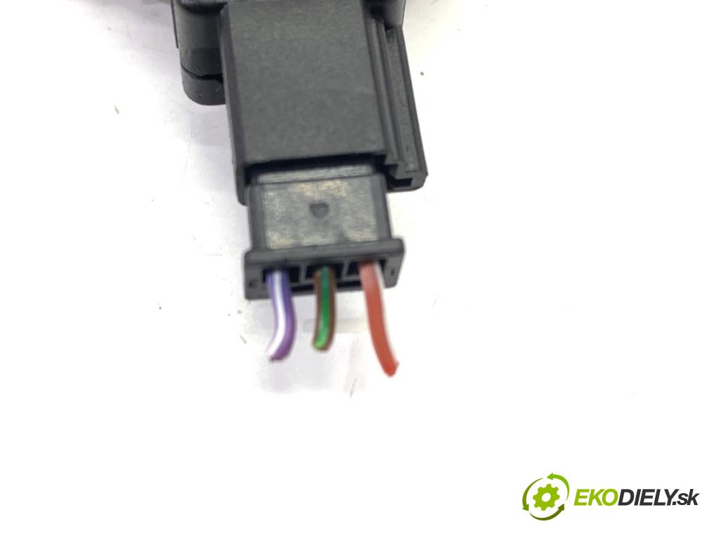 SKODA SUPERB III Kombi 2020 160 kW 1.4 TSI iV 1395 Snímač dažďa 5Q0955547C (Snímač dažďa)