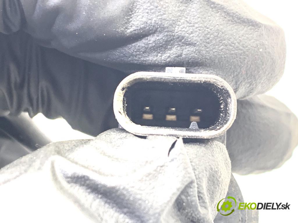 SKODA SUPERB III Kombi 2020 160 kW 1.4 TSI iV 1395 snímač PDC 5Q0919275C