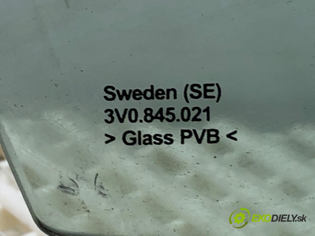 SKODA SUPERB III Kombi 2020 160 kW 1.4 TSI iV 1395 okno levý přední část 3V0845021