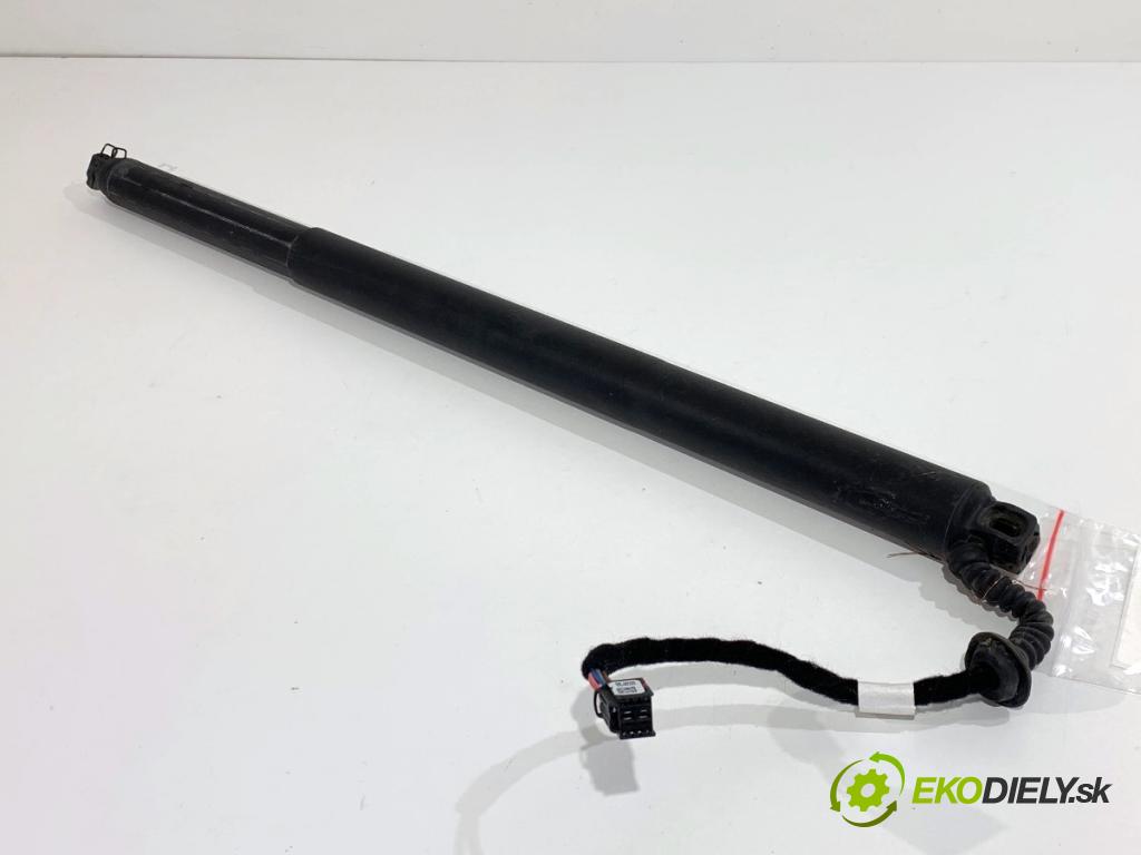 SKODA SUPERB III Kombi 2020 160 kW 1.4 TSI iV 1395 teleskop Teleskop dveří pravý 3V9827851B