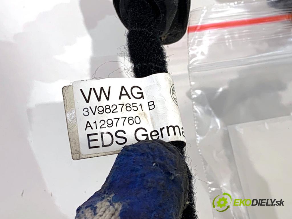 SKODA SUPERB III Kombi 2020 160 kW 1.4 TSI iV 1395 Teleskop Teleskop dverí pravy 3V9827851B