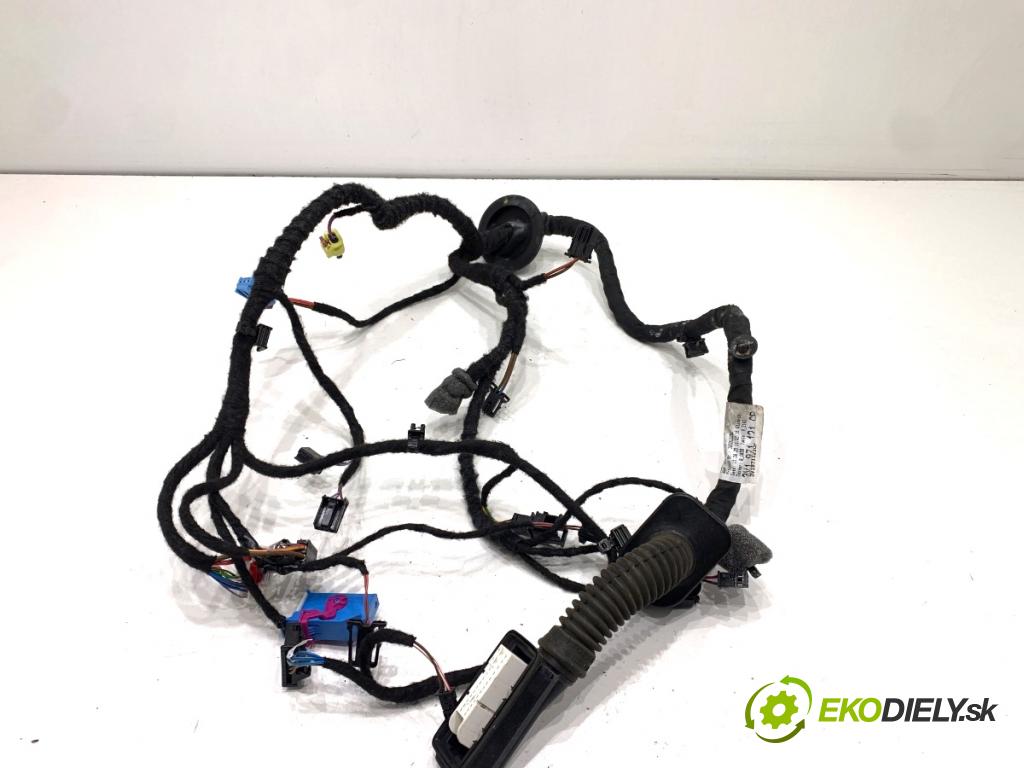 SKODA SUPERB III Kombi 2020 160 kW 1.4 TSI iV 1395 Káblovačka Dvere predný pravy 3V1971121CP