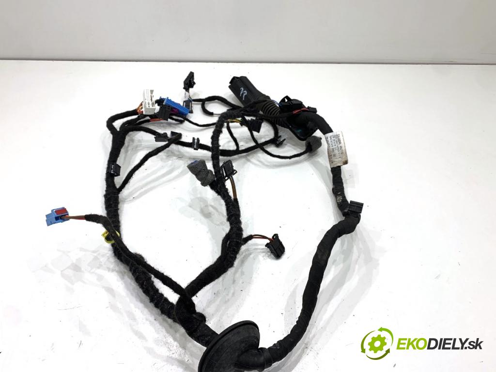 SKODA SUPERB III Kombi 2020 160 kW 1.4 TSI iV 1395 Káblovačka Dvere predný pravy 3V1971121CP