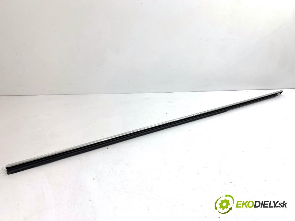 SKODA SUPERB III Kombi 2020 160 kW 1.4 TSI iV 1395 Lišta Sbírání: zad ľavy 3V9839476F