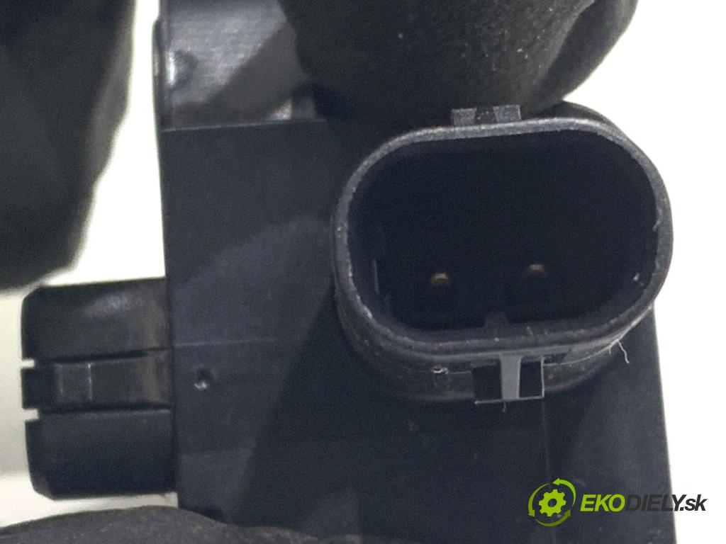 SKODA SUPERB III Kombi 2020 160 kW 1.4 TSI iV 1395 Snímač nárazu 5Q0959651B (Snímač nárazu)