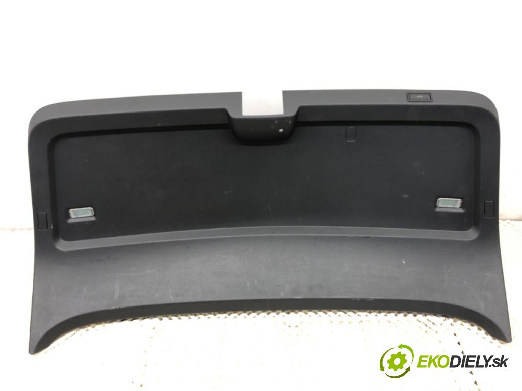 SKODA SUPERB III Kombi 2020 160 kW 1.4 TSI iV 1395 tapacír dverí kufra 3V9867975 3V9867605