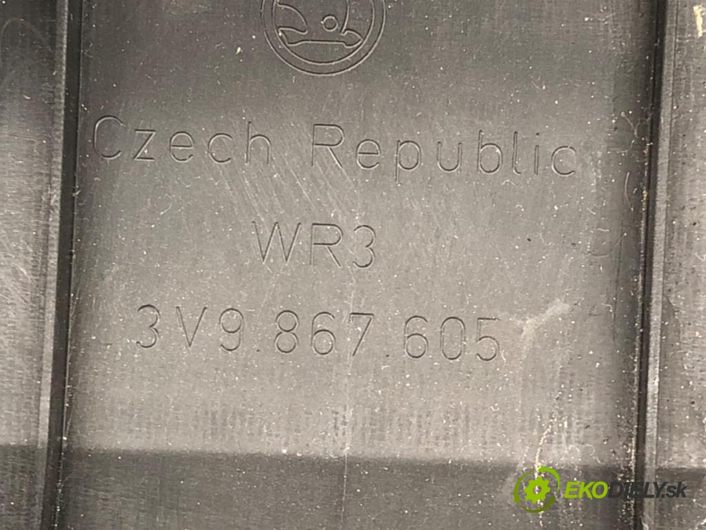 SKODA SUPERB III Kombi 2020 160 kW 1.4 TSI iV 1395 tapacír dverí kufra 3V9867975 3V9867605