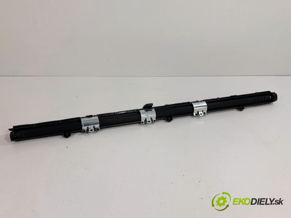 SKODA SUPERB III Kombi 2020 160 kW 1.4 TSI iV 1395 Roleta Dvere ľavy zad 3V9861333