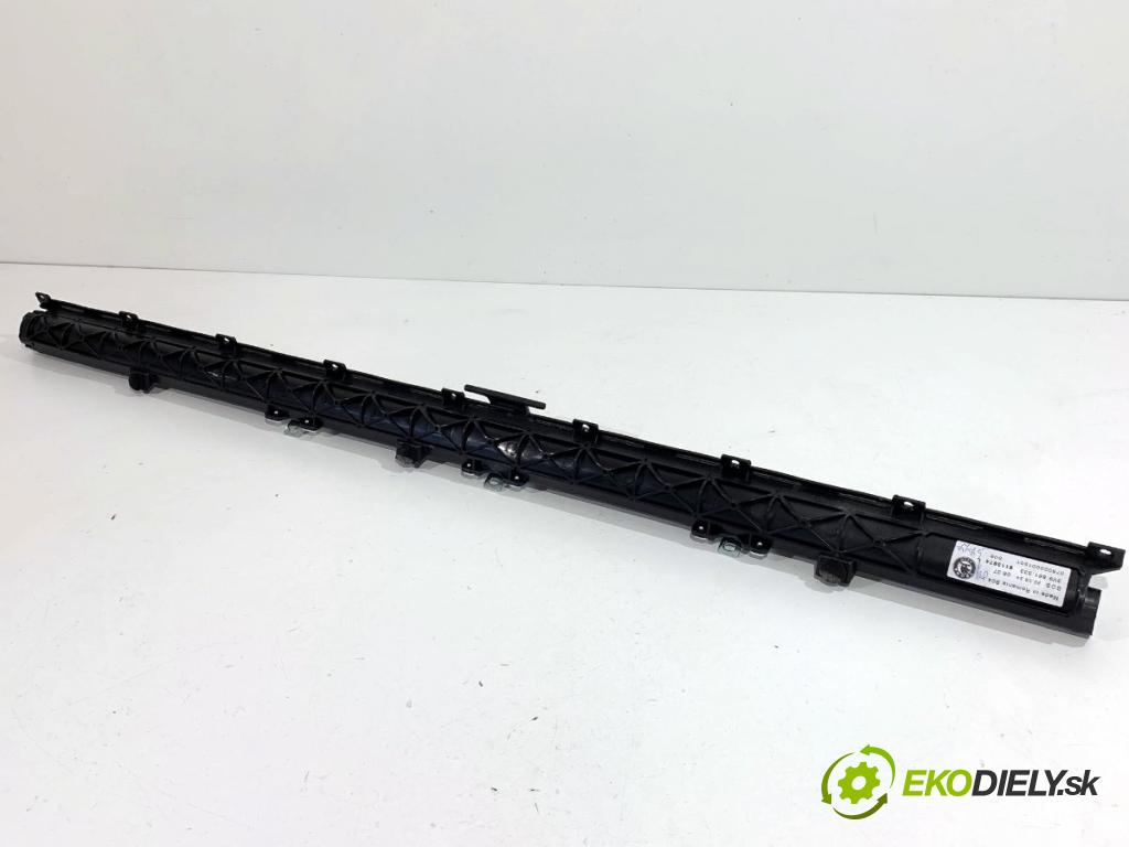 SKODA SUPERB III Kombi 2020 160 kW 1.4 TSI iV 1395 Roleta Dvere ľavy zad 3V9861333