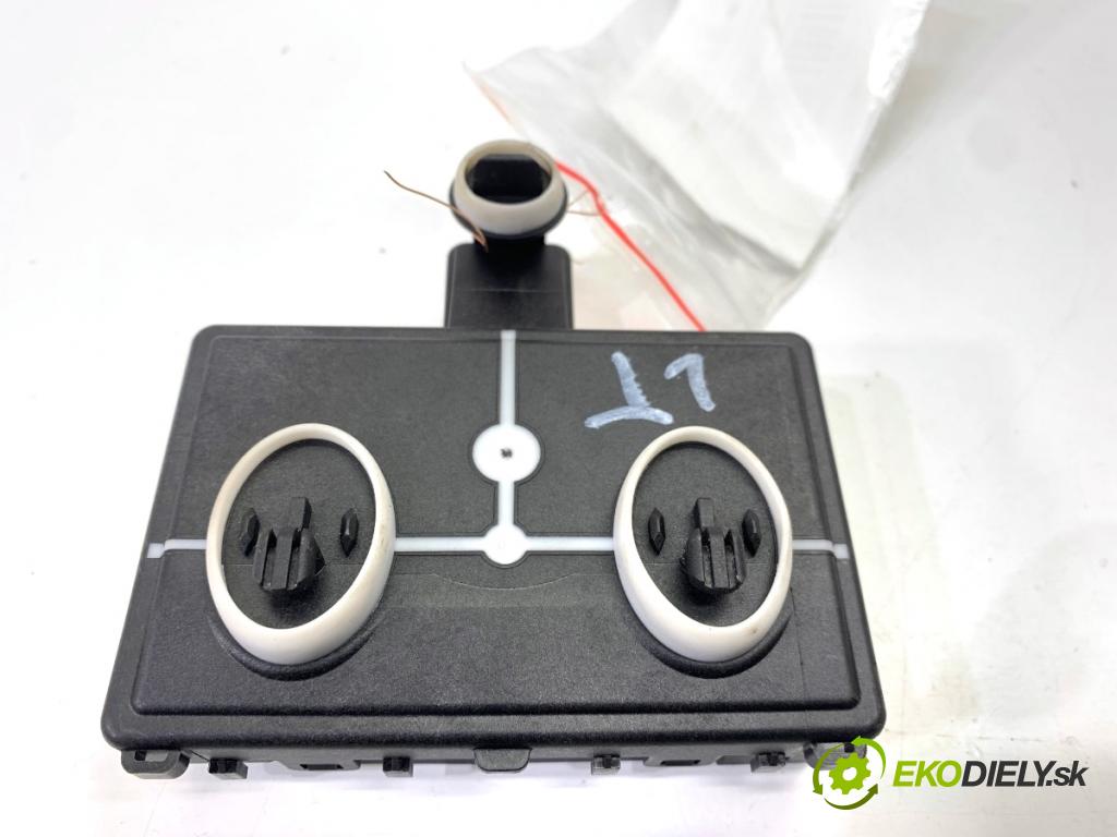 SKODA SUPERB III Kombi 2020 160 kW 1.4 TSI iV 1395 modul dveře zadní část levý 8W0959595M