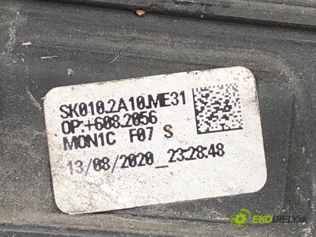 SKODA SUPERB III Kombi 2020 160 kW 1.4 TSI iV 1395 Lišta Dvere pravy predný