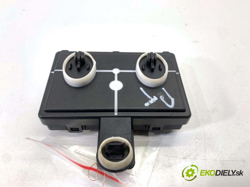 SKODA SUPERB III Kombi 2020 160 kW 1.4 TSI iV 1395 modul dveře zadní část pravý 8W0959595M