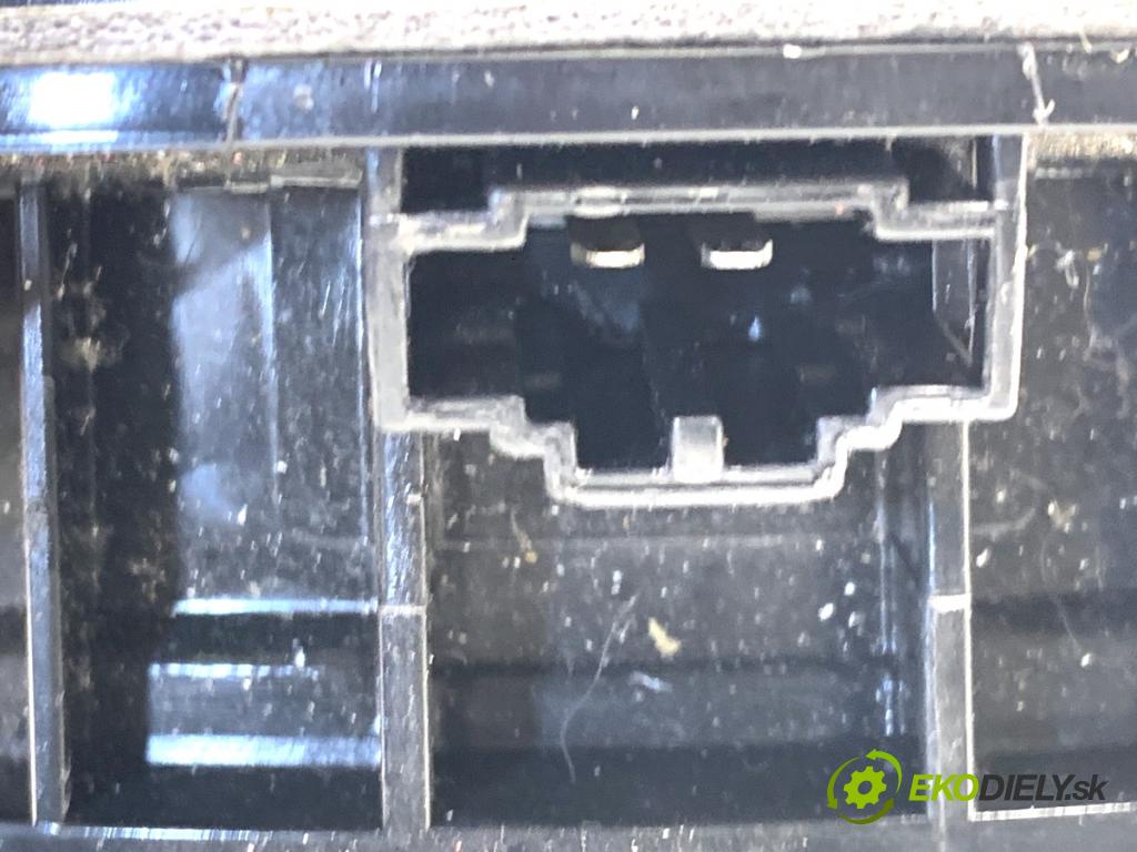 SKODA SUPERB III Kombi 2020 160 kW 1.4 TSI iV 1395 reproduktor 3V0035411K