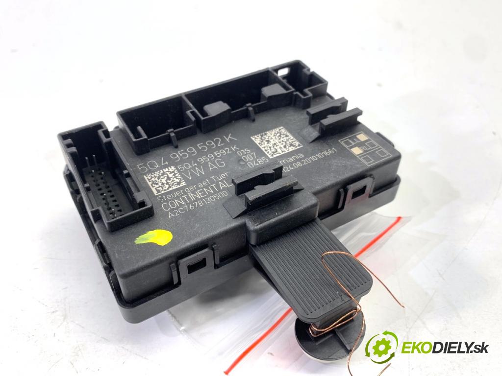 SKODA SUPERB III Kombi 2020 160 kW 1.4 TSI iV 1395 modul dveře přední část pravý 5Q4959592K