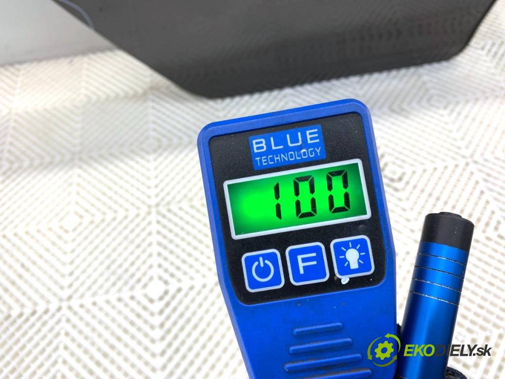 PEUGEOT 308 II liftback 2020 96 kW 1.2 THP 130 1199 dveře pravý zadní část EVLC