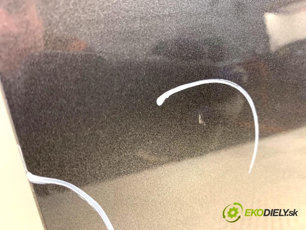 PEUGEOT 308 II liftback 2020 96 kW 1.2 THP 130 1199 dveře pravý přední část EVLC